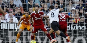 Liga, il Valencia agguanta un pari last minute contro il Siviglia