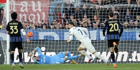 Primo gol in Serie A di Benedyczak: il Parma vince a Pisa