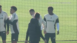 Juve, McKennie diventa massaggiatore