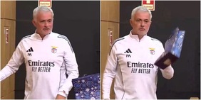 Mourinho e il regalo a sorpresa in conferenza, ecco per chi era. La scena diventa virale