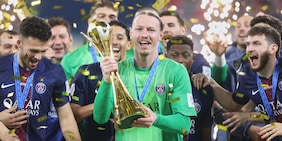 Luis Enrique, la rivelazione incredibile su Safonov: "Ha parato due rigori con la mano rotta"