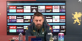 De Rossi e il retroscena sulla Roma: "Chiamai Scamacca". Poi la battuta sul "sallucchione" fa ridere tutti