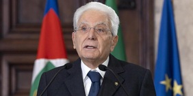 Milano-Cortina 2026, Mattarella consegna il tricolore: "L'Italia sarà con voi, rendetele onore"