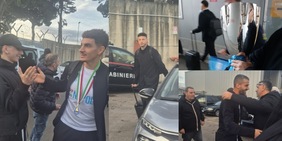 Il Napoli torna a casa con la Supercoppa: la festa dei giocatori a Capodichino con i tifosi