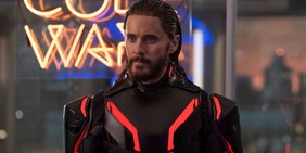 TRON: Ares, dal 7 gennaio su Disney+ il ritorno nel Grid tra IA, azione e musica Nine Inch Nails