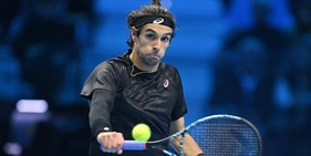 Musetti, l'esordio a Hong Kong è vincente: battuto in rimonta Etcheverry