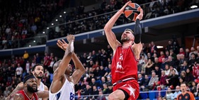 Eurolega, l’Olimpia batte l'Anadolu Efes per 87-74 e sale al decimo posto