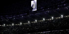 Dormono all’Allianz Stadium e rubano spumante: scatta l’arresto per due fratelli