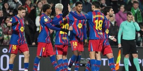 Coppa del Re, il Barcellona passa a Santander. Sadiq trascina il Valencia