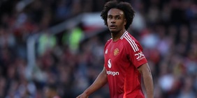 Zirkzee, due segnali alla Roma: non si allena con il Manchester United e lancia un indizio sui social