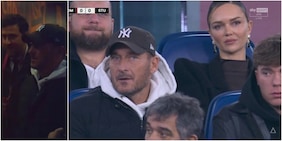 Emozionato e con il figlio Cristian: ecco Totti a vedere la sua Roma dopo quasi tre anni