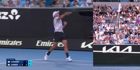 Australian Open, Darderi frustrato lancia la racchetta: la reazione di Sinner dice tutto