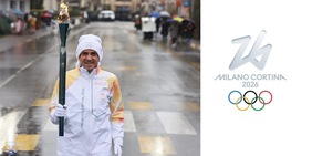 Padel, il presidente della Fip Carraro porta la Torcia Olimpica per Milano