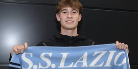 Lazio, Przyborek sbarca a Fiumicino: "Benvenuto Adrian"