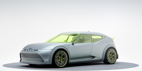 Hyundai IONIQ 3: La Nuova Berlina Elettrica Compatta di Riferimento