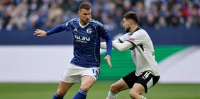 Lo Schalke perde ancora, le parole di Dzeko sono virali: "Dicevano che ero malato..."