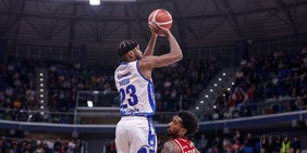 Brescia sbanca Milano e resta sola al comando. Bologna ko con Trento