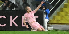 Serie B, Venezia in fuga: colpo a Frosinone. Doppietta di Pohjanpalo: il Palermo batte 3-2 l'Empoli di Dionisi