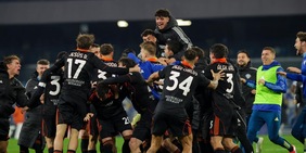 Il Como vince ai rigori, decisivo l'errore di Lobotka: Fabregas sfiderà l'Inter in semifinale