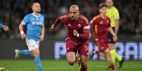 Roma e Napoli pareggiano 2-2. Il Bologna torna a vincere