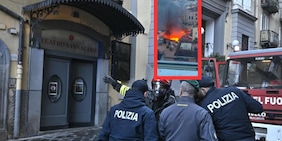Dramma a Napoli, crolla lo storico teatro Sannazaro per un terribile incendio: tutte le foto
