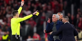 Mourinho furioso, la frase in tv sull'arbitro Taylor dopo Benfica-Real: "Vediamo se..."