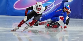 Pietro Sighel affossato dal pattinatore canadese ma per i giudici non è da ripescare: l'azzurro furioso!