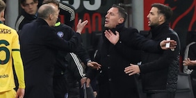 Allegri e Fabregas, nervi tesi fuori dalla sala stampa. Volano parole grosse: "Sei un bambino e un cog***" Allegri e Fabregas, nervi tesi fuori dalla sala stampa. Volano parole grosse: "Sei un bambino e un cog***"