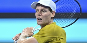 Clamoroso a Doha: Mensik supera Sinner in tre set e vola in semifinale