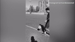 Avellino, sorriso per Izzo: il difensore palleggia in campo