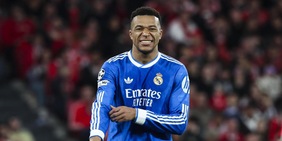 Insulti choc contro Mbappé, ex portiere scatena la bufera: "Parla di valori e vive con un travestito"