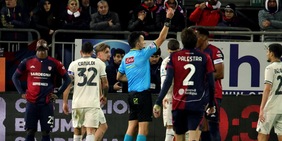 Moviola Cagliari-Lazio, Rapuano dà rigore e rosso e poi ci ripensa: la spiegazione