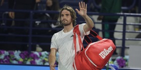 Tsitsipas, incubo senza fine: l’incredibile crollo nel ranking dopo il ko a Dubai