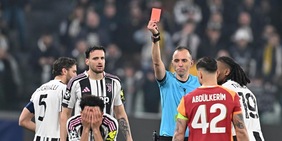 Rosso a Kelly, arriva la giustificazione della Uefa e scatena l'ira social dei tifosi della Juve