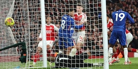 Premier League, l'Arsenal batte il Chelsea e torna ad allungare. Colpo United, Tudor e Lucca ko