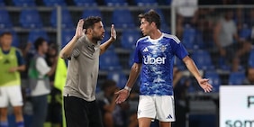 Sergi Roberto svela il metodo Como: "Siamo come il Barcellona. Il modello italiano? Fabregas fa altro"