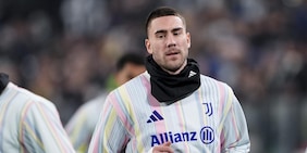 Vlahovic e il rinnovo con la Juve: ecco l’offerta del club, l’attaccante ora riflette