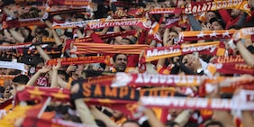 Disordini durante Juve-Galatasaray: la decisione della Uefa per i tifosi turchi è drastica