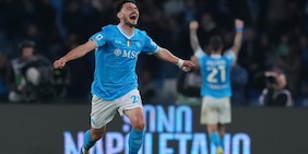 Il Napoli trionfa sotto gli occhi di Sal Da Vinci. Conte ritrova Anguissa e De Bruyne, Maradona in festa