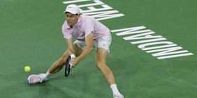 Sinner vola agli ottavi a Indian Wells: battuto Shapovalov in due set 6-3 6-2