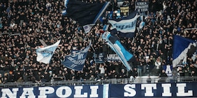 Il Napoli tace e la città urla