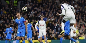 Kolo Muani e Simons non bastano al Tottenham: Simeone vola ai quarti di finale. Tudor eliminato