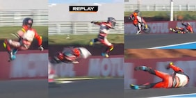 La moto vola via, il pilota è illeso per miracolo: lo spaventoso incidente durante il Gp del Brasile