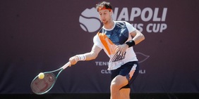 Forti e l’impresa alla Guerri Napoli Tennis Cup: la storia del numero 600 al mondo che batte il 60 dopo una corsa contro il tempo