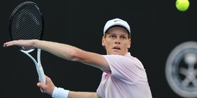 Sinner vola in semifinale al Masters 1000 di Miami: dominato il match contro Tiafoe