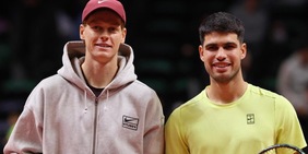 Sinner e l'ironica replica a Alcaraz: "Insieme a padel? Non gli conviene. Se vuole, in caso...."