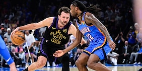 Nba, serata nera per i Lakers: ko con Oklahoma e Doncic si fa male. Vince San Antonio