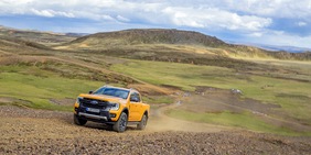 Nuovo Ford Ranger PHEV pick-up dal cuore elettrico