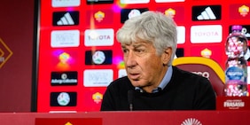 Gasperini e la domanda sul futuro: "Sarà ancora l'allenatore della Roma a luglio?". Lui sorride e risponde così...