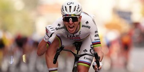 Pogacar 'piglia tutto': il cannibale trionfa anche nel Giro delle Fiandre ed eguaglia Merckx